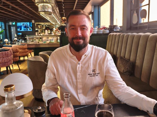 Jánosi-Zsolt.jpeg Chef Jánosi Zsolt